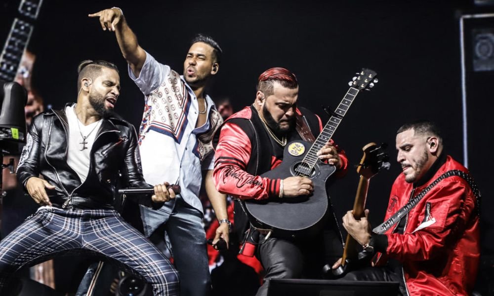 Romeo Santos y Aventura se unen para gira Cerrando Ciclos 2024