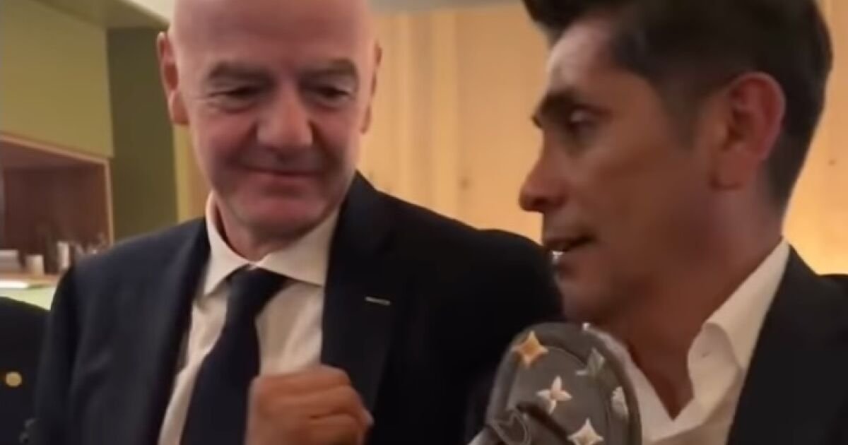 Las chanclas de lujo que Gianni Infantino regaló a Jorge Campos