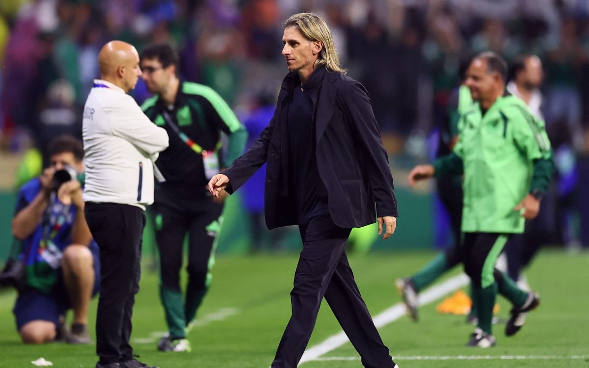 Ecuador se despide del Mundial tras derrota ante México