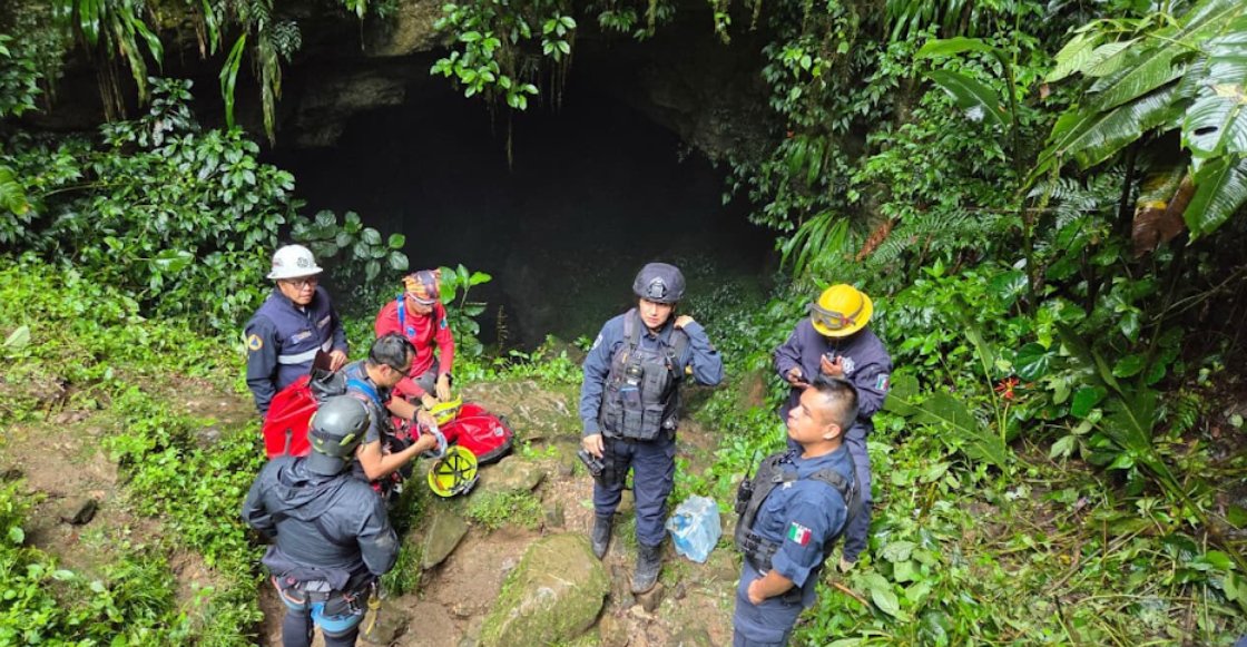 Búsqueda incesante en Cuetzalan tras inundaciones en gruta