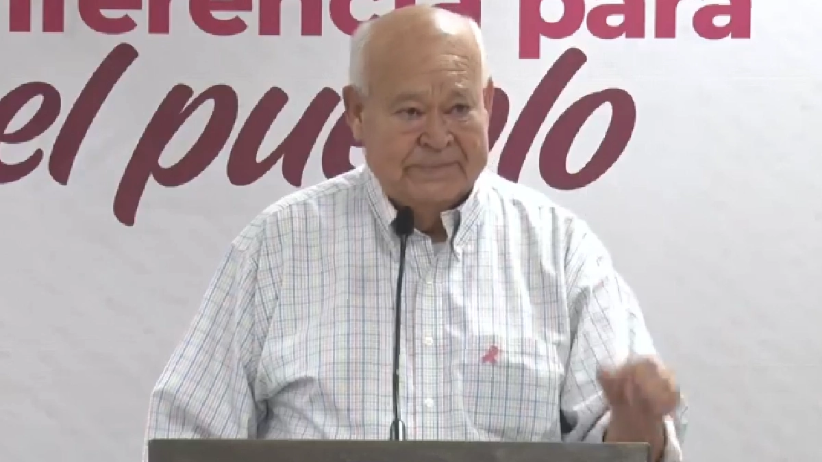 Gobernador de Baja California Sur llora al defender el salario de su hija